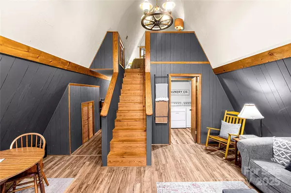 42 Rainbow Lake CIR, Black Mountain, NC 28711