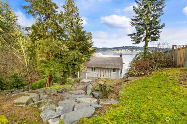 733 Fox DR, Fox Island, WA 98333