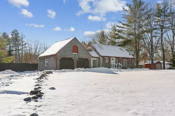 1215 New County RD, Dayton, ME 04005