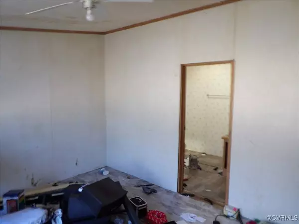 7933 Point Lookout RD, West Point, VA 23181