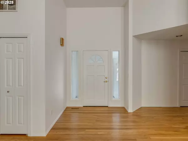 2715 SW 28TH DR, Portland, OR 97219