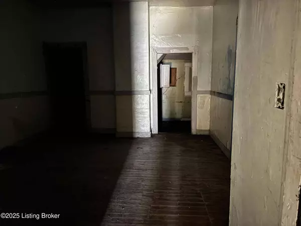 1777 W Hill St, Louisville, KY 40210