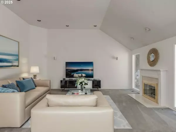 2715 SW 28TH DR, Portland, OR 97219