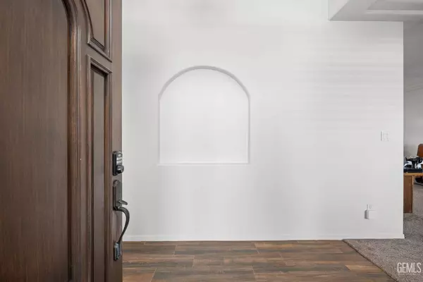 15519 Kyle Eric Lane, Bakersfield, CA 93307