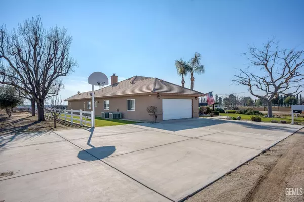 15519 Kyle Eric Lane, Bakersfield, CA 93307