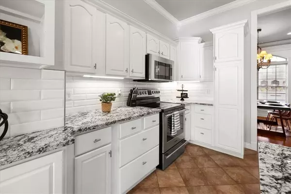 5416 Fireplace Dr, Rogers, AR 72758