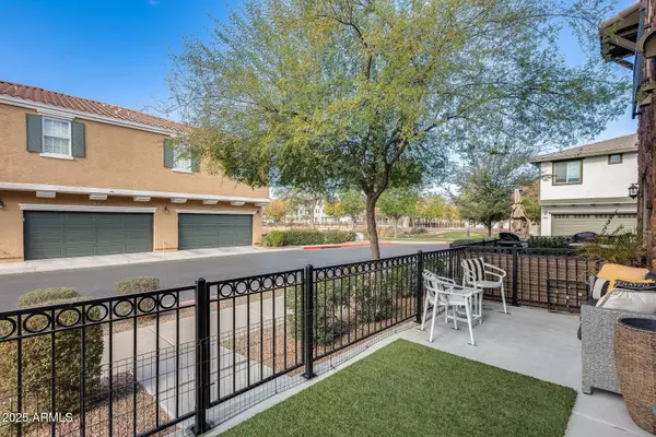 2722 S CAVALIER Drive #102, Gilbert, AZ 85295