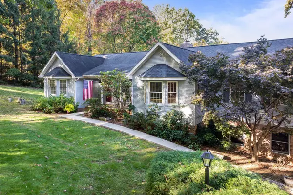 127 RIDGETOP DR, Weyers Cave, VA 24486