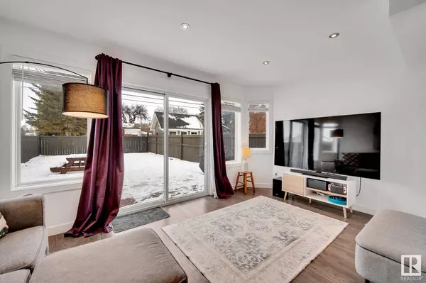 4448 114 AV NW, Edmonton, AB T5W 0T3