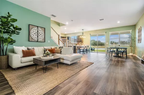 7423 NORTHERN LIGHTS DR, Gibsonton, FL 33534