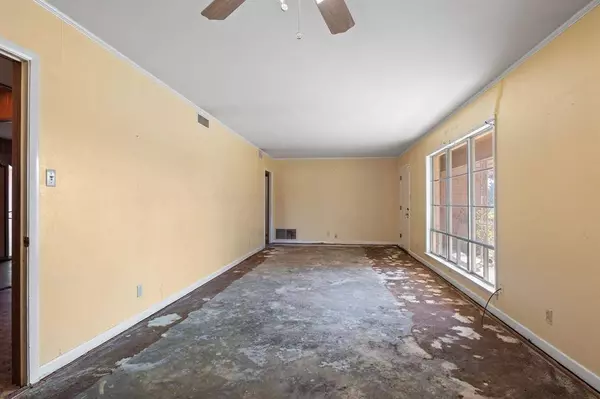 608 Lafayette, Pittsburg, TX 75686