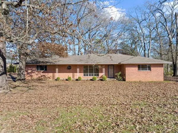 608 Lafayette, Pittsburg, TX 75686