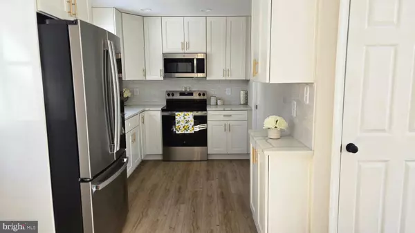 225 PENNSYLVANIA AVE, Clementon, NJ 08021