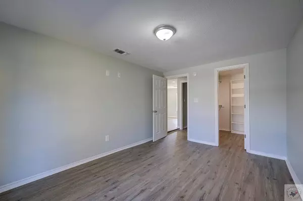 2211 N Akin Ave, Texarkana, TX 75501