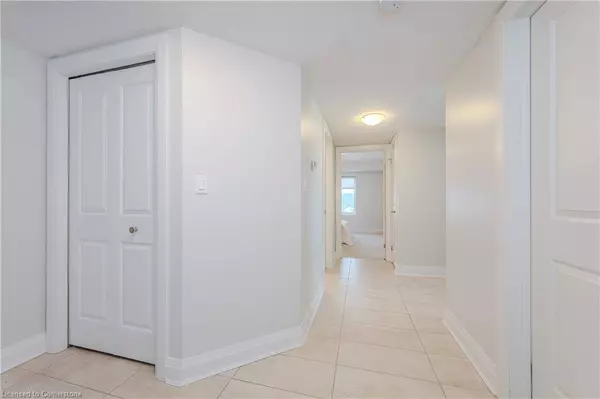 776 Laurelwood Drive #715, Waterloo, ON N2V 0A8