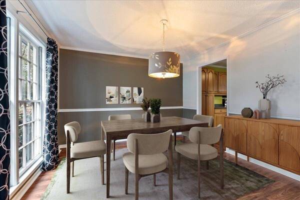 220 Runnymede Ln, Summerville, SC 29485