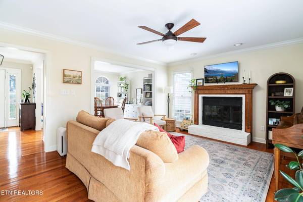 1320 Mark Joseph LN, Knoxville, TN 37931