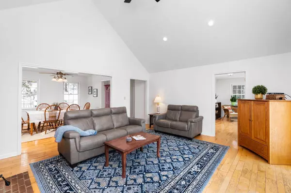 127 RIDGETOP DR, Weyers Cave, VA 24486