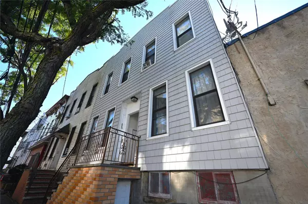 54-30 Arnold AVE, Maspeth, NY 11378