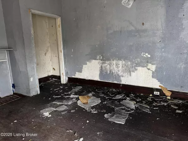 1777 W Hill St, Louisville, KY 40210