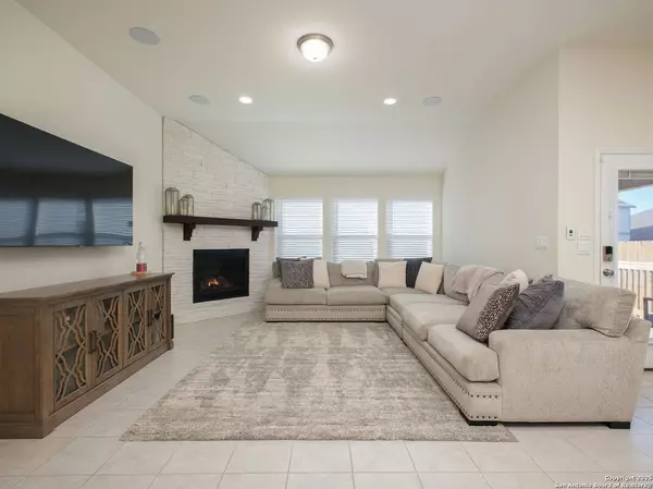 7802 DESPERADO WAY, Boerne, TX 78015-5191