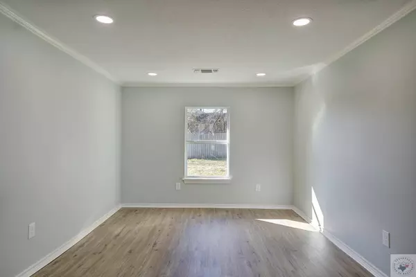 2211 N Akin Ave, Texarkana, TX 75501