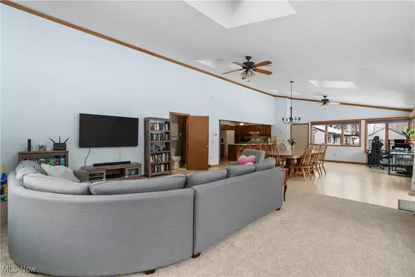 711 Werstler AVE NW, North Canton, OH 44720