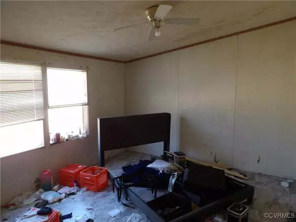 7933 Point Lookout RD, West Point, VA 23181