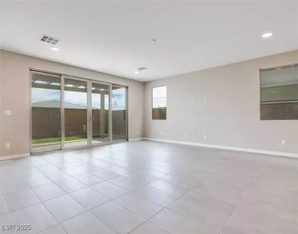 6828 Pacific Robin Street, North Las Vegas, NV 89084