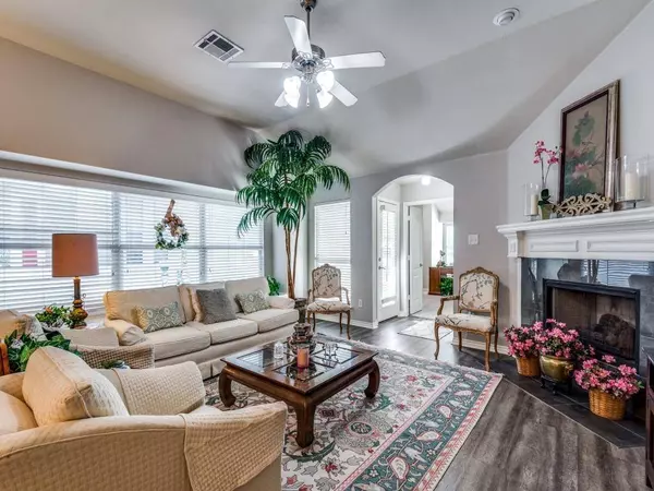 1120 Charleston Lane, Savannah, TX 76227