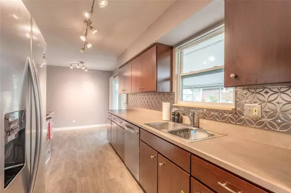 413 DIVISION AVE, Ormond Beach, FL 32174