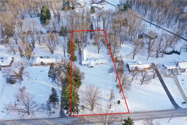 172 Warner RD, Hubbard, OH 44425