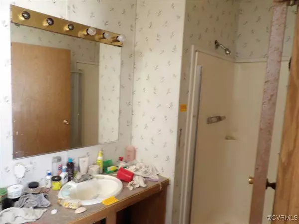 7933 Point Lookout RD, West Point, VA 23181