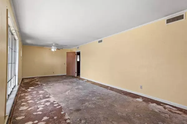 608 Lafayette, Pittsburg, TX 75686