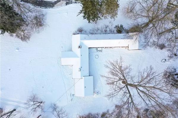 172 Warner RD, Hubbard, OH 44425