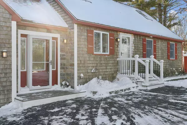 1215 New County RD, Dayton, ME 04005