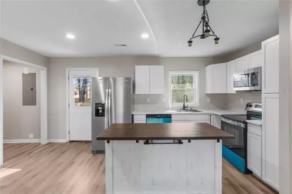 89 MONA, Dallas, GA 30132