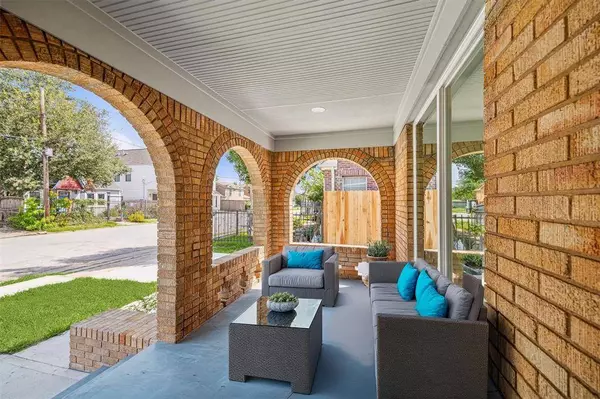 5038 Jefferson ST, Houston, TX 77023