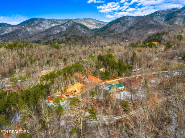 Black Oak DR, Sevierville, TN 37876