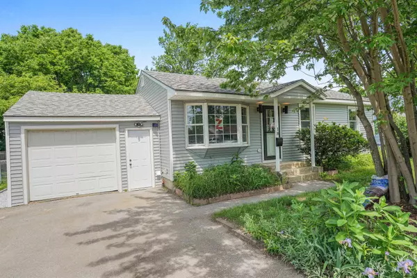 18 Turf RD, Burlington, VT 05408