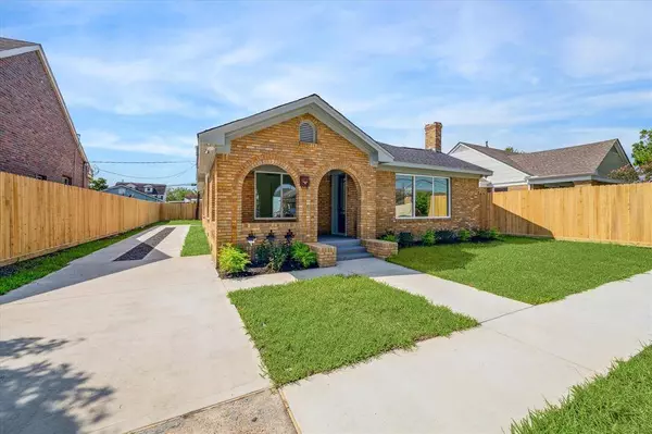 5038 Jefferson ST, Houston, TX 77023