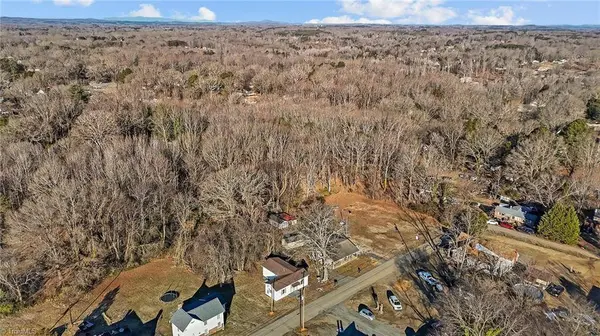 107 N Primitive ST, Eden, NC 27288