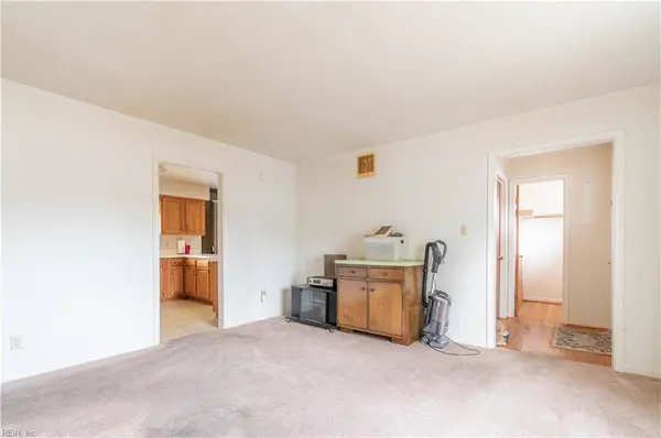 46 Linda DR, Newport News, VA 23608