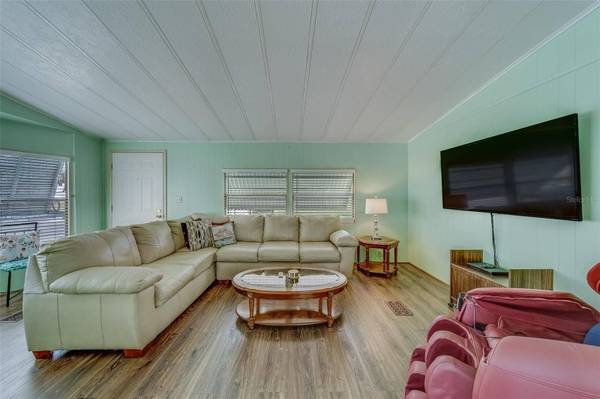 148 GULL AIRE BLVD, Oldsmar, FL 34677