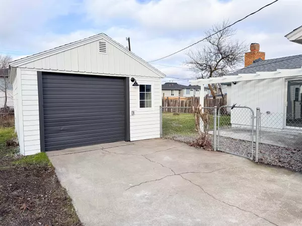 2711 E MARSHALL Ave, Spokane, WA 99207