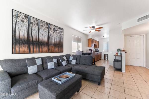 90 Mariposa Dr, Lake Havasu City, AZ 86403