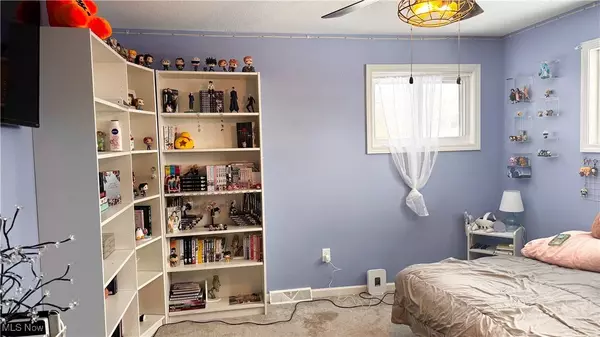 1810 Sequoya DR, Youngstown, OH 44514