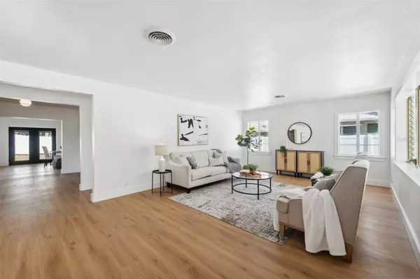 2004 VIRGINIA DR, Bradenton, FL 34205