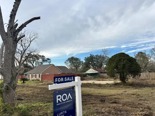 7233 Evans ST, Houston, TX 77061