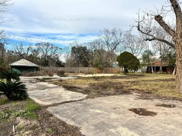 7233 Evans ST, Houston, TX 77061